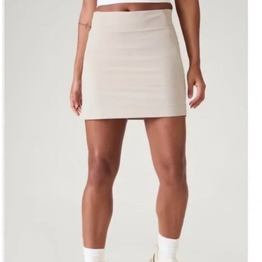 Athleta Brooklyn Heights mid rise skort, color is Abalone Beige, size 6.